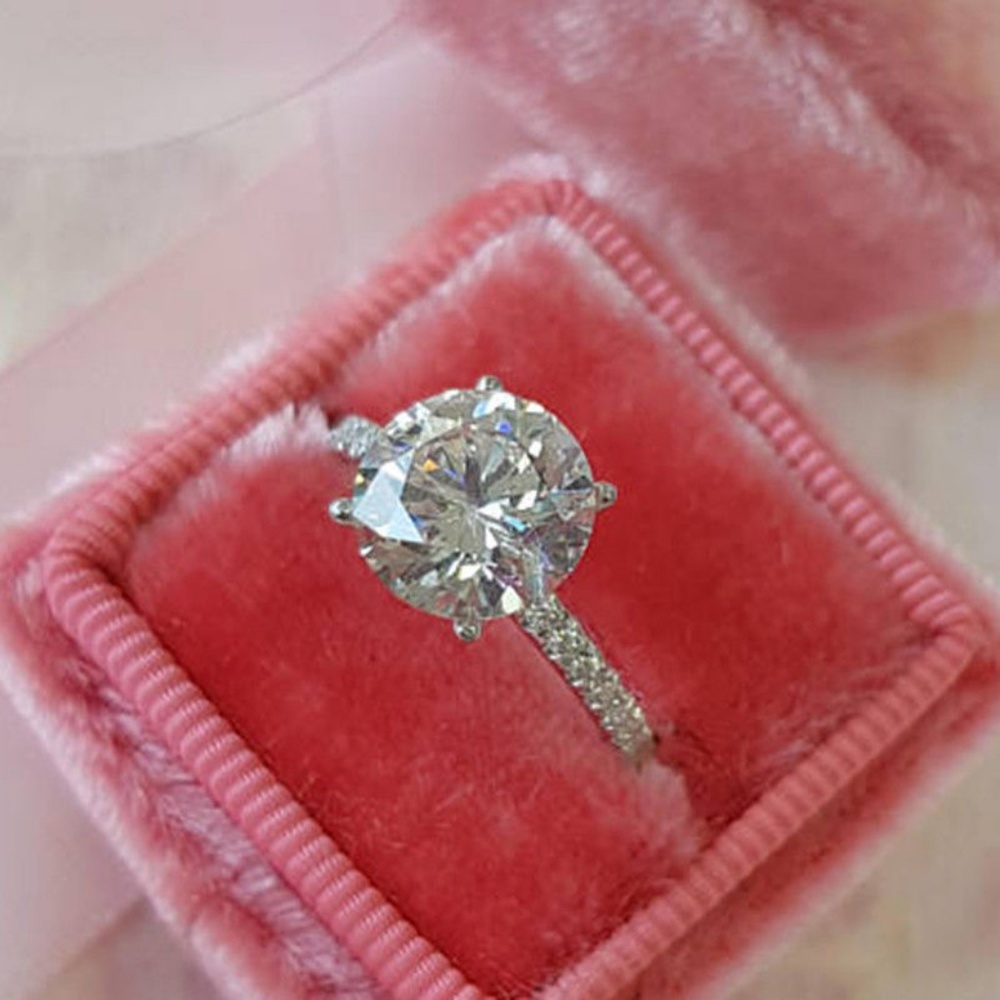 Gorgeous White Sapphire Solitaire Ring - Picture 3 of 7